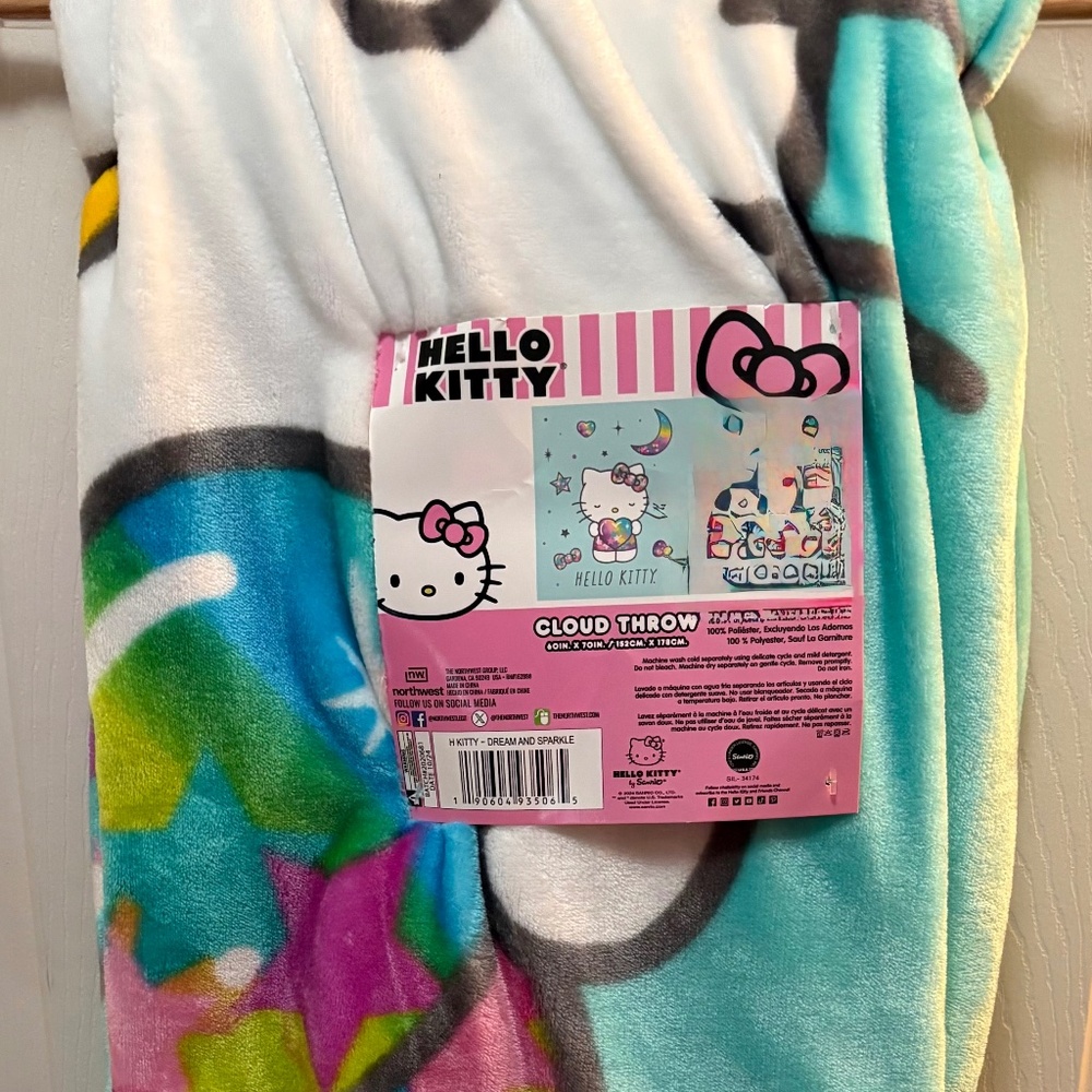 BNWT Hello Kitty Cloud Throw- Moon and Stars